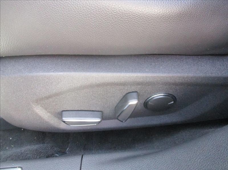 Ford Mondeo 2,0 TDCI, Titanium, automat, - fotka 30 z 40