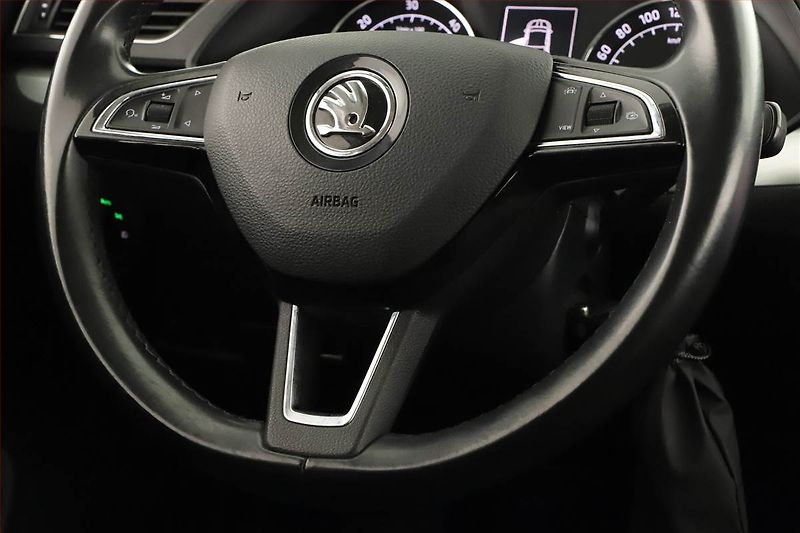 Škoda Superb (2019) 2.0 TDI, Tempomat - fotka 16 z 19