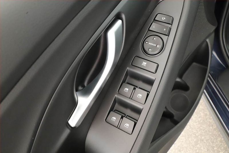 Hyundai i30 (2025) 1.5 T-GDI MHEV 48V, N-Line - fotka 18 z 18