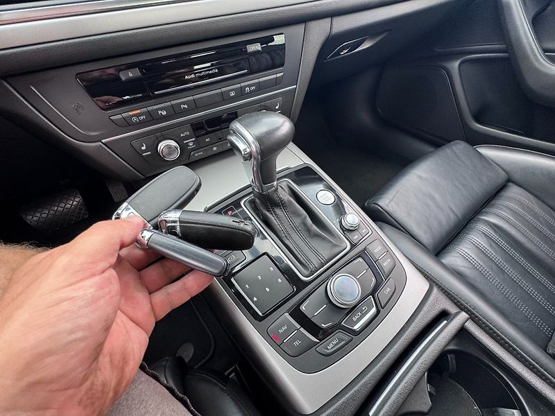 Audi A6 (2012) QUATTRO 3,0 TDI 180 KW 3. MAJ - fotka 29 z 50