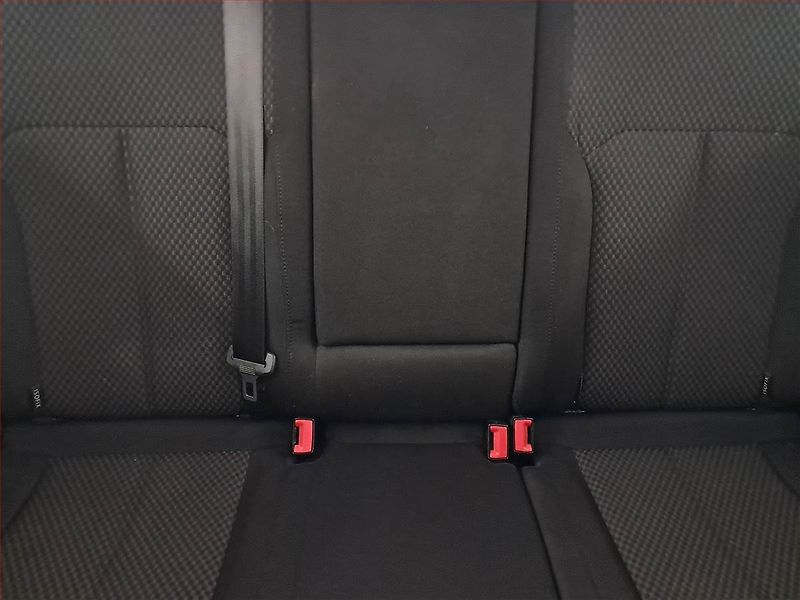 Volkswagen Passat (2011) Comfortline 2.0 TDI, po STK - fotka 10 z 18