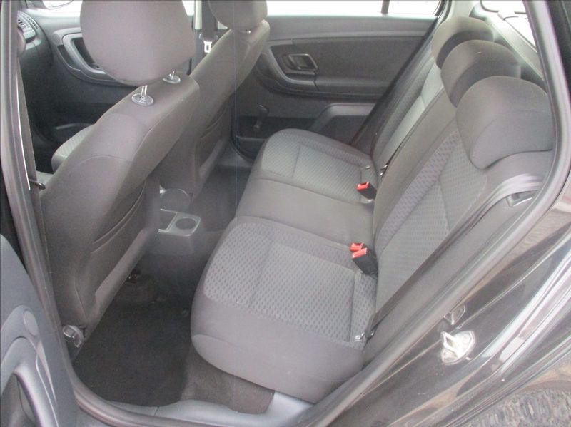 Škoda Fabia 1,2 TSI, klima, serv. kniha, - fotka 11 z 28