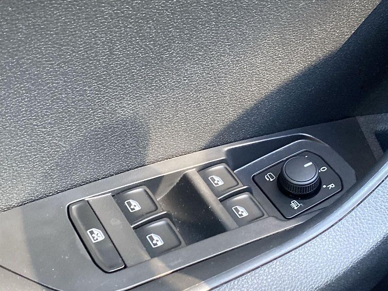 Škoda Karoq (2024) 2.0 TDI 4x4 DSG Selection - fotka 21 z 34