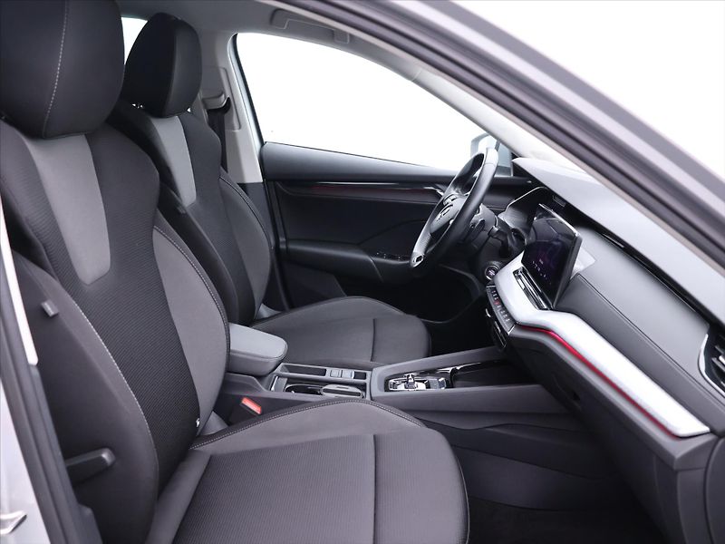 Škoda Octavia 2,0 TDI 110kW DSG DPH Matrix - fotka 13 z 38