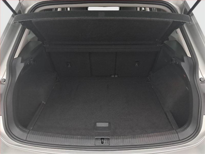 Volkswagen Tiguan (2017) R-Line 2.0 TDI, 4X4, Automat - fotka 14 z 18