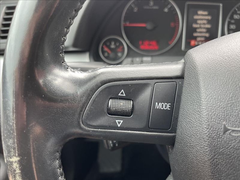 Audi A4 Avant 2,0 TDi 103 KW AUTOMAT K - fotka 21 z 36