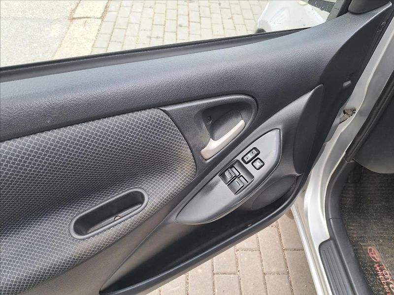 Toyota Yaris 1,4 D-4D - fotka 16 z 39