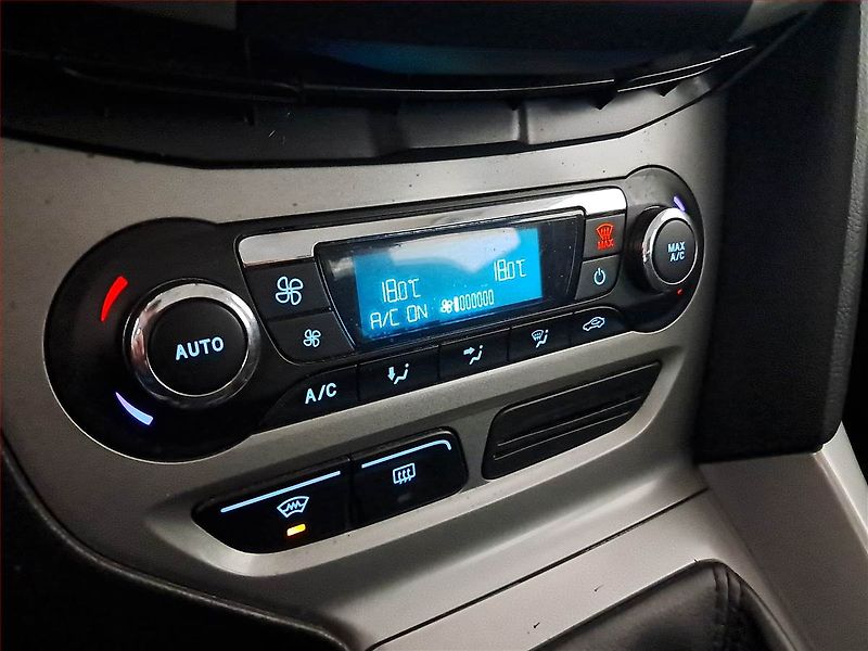 Ford Focus (2012) 1.6 i - fotka 17 z 17