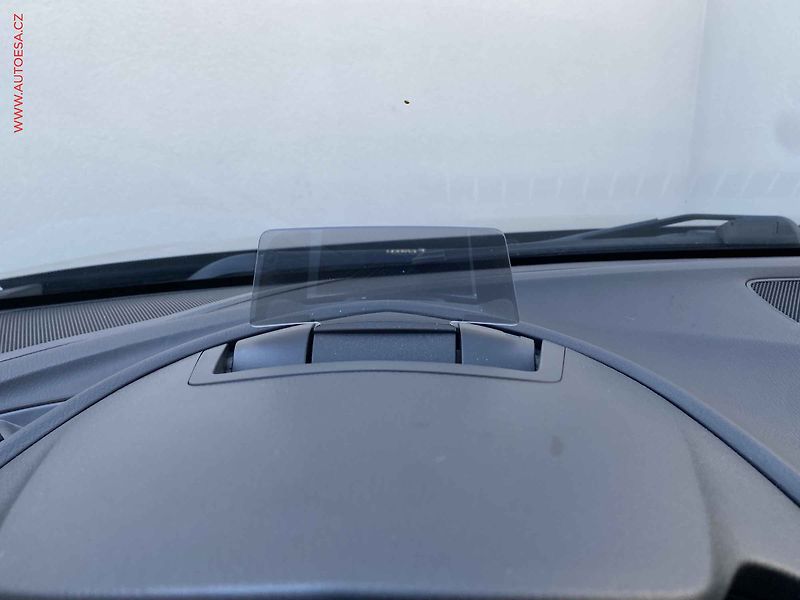 Mazda 3 (2019) 2.0i, LED, navi - fotka 18 z 21
