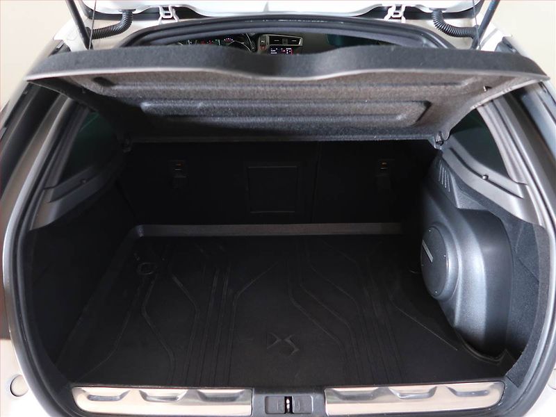 Citroën DS5 (2017) 2.0 BlueHDI, Automat, Kůže - fotka 14 z 17