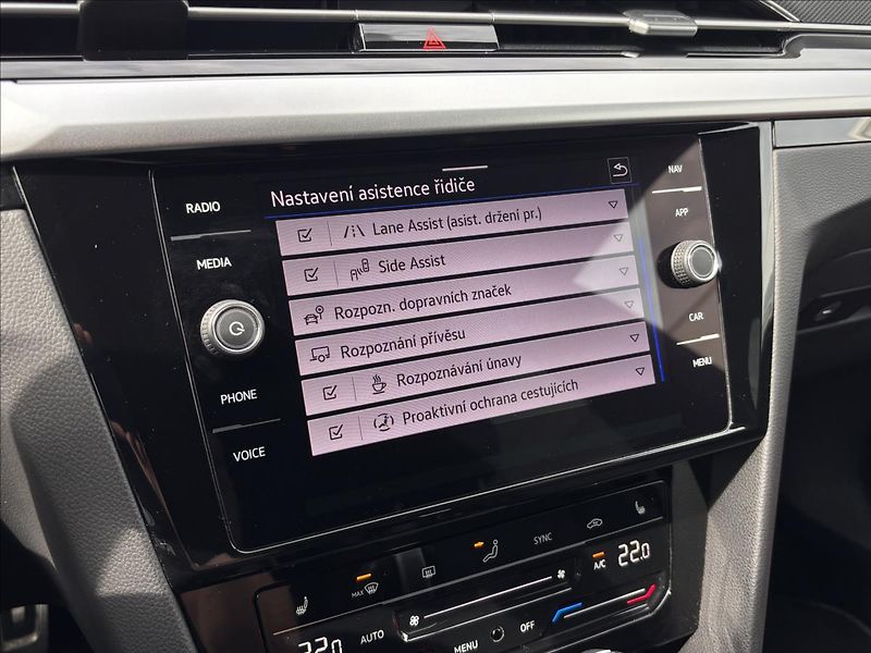 Volkswagen Arteon 2,0 TSI R-Line 206kW DSG - fotka 35 z 38