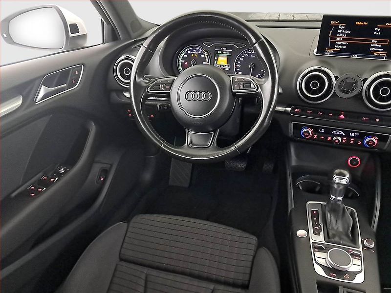 Audi A3 (2015) e-tron, Automat, Serv.kniha - fotka 7 z 20