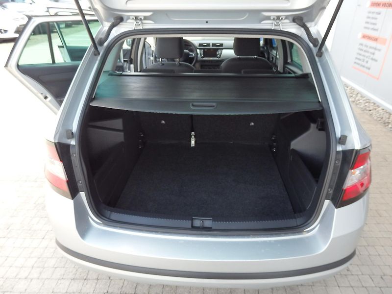 Škoda Fabia SCOUT 1.0 TSI KLIMA, 6x AIRBAG - fotka 8 z 18