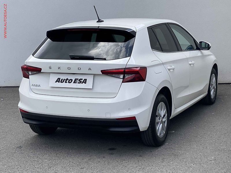 Škoda Fabia (2023) 1.0 TSi, 1.maj,ČR, Style - fotka 4 z 17