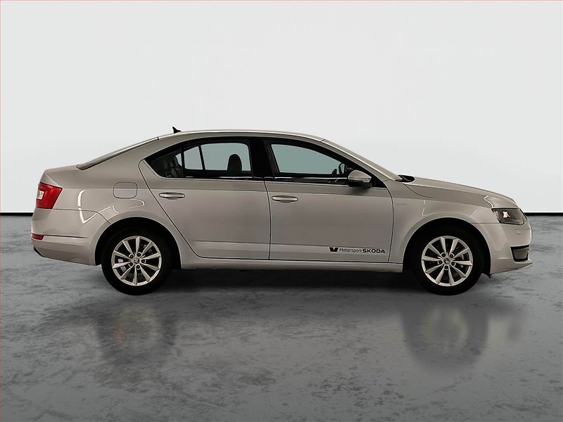Škoda Octavia (2015) Elegance 2.0 TDI, Kůže, Navi - fotka 6 z 19