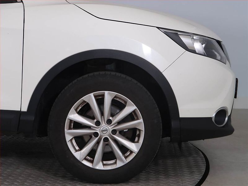Nissan Qashqai (2017) 1.2 DIG-T, ČR,1.maj - fotka 14 z 17