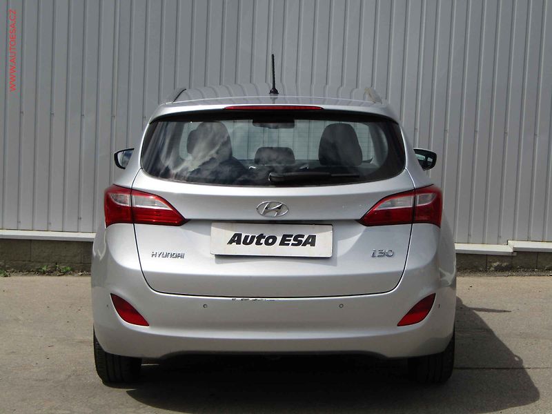 Hyundai i30 (2013) 1.6CRDi, ČR, Klima - fotka 5 z 18