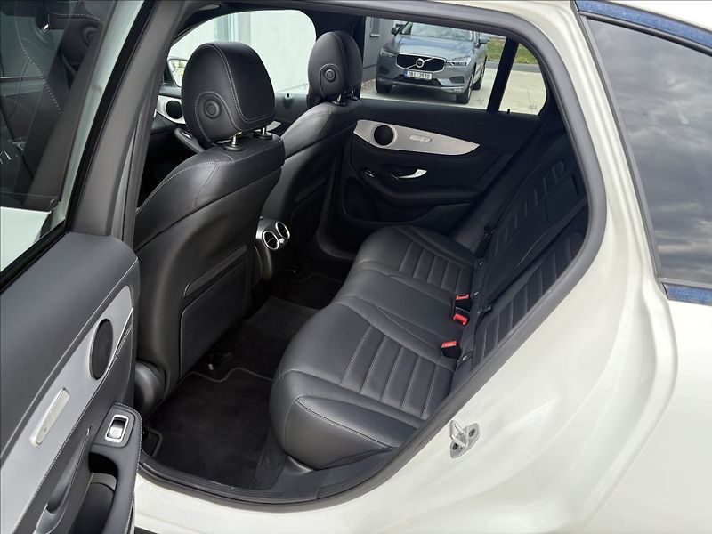 Mercedes-Benz GLC 200 145 KW 4MATIC CZ 1 DPH - fotka 31 z 37
