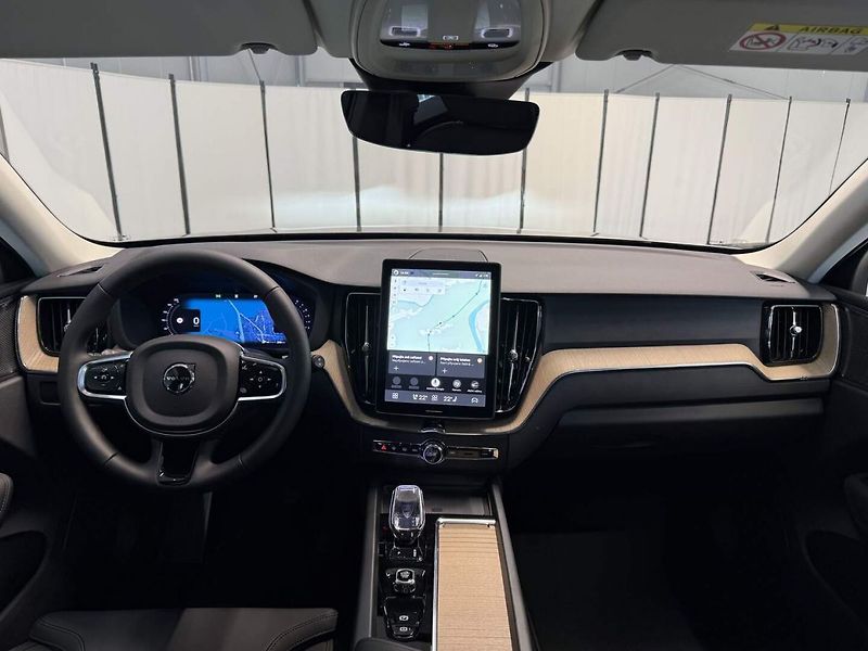 Volvo XC60 (2026) B5 2.0L 250+14 HP AT8 FWD PLUS - fotka 7 z 26