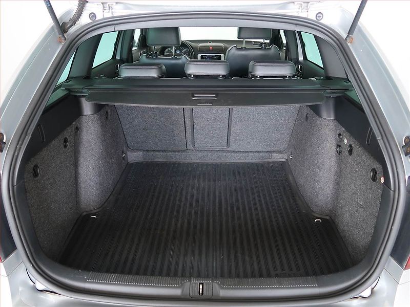 Škoda Octavia (2008) RS 2.0 TDI, Serv.kniha, Xenony - fotka 13 z 14