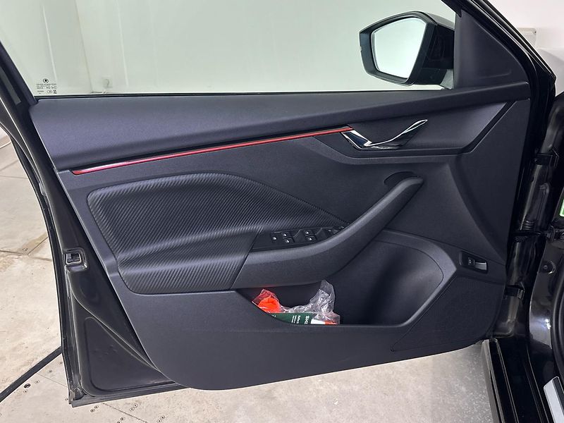 Škoda Scala Monte Carlo DSG - fotka 13 z 30
