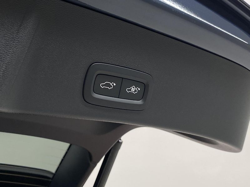 Volvo XC40 (2026) B3 AUT DARK ULTRA  - fotka 21 z 61