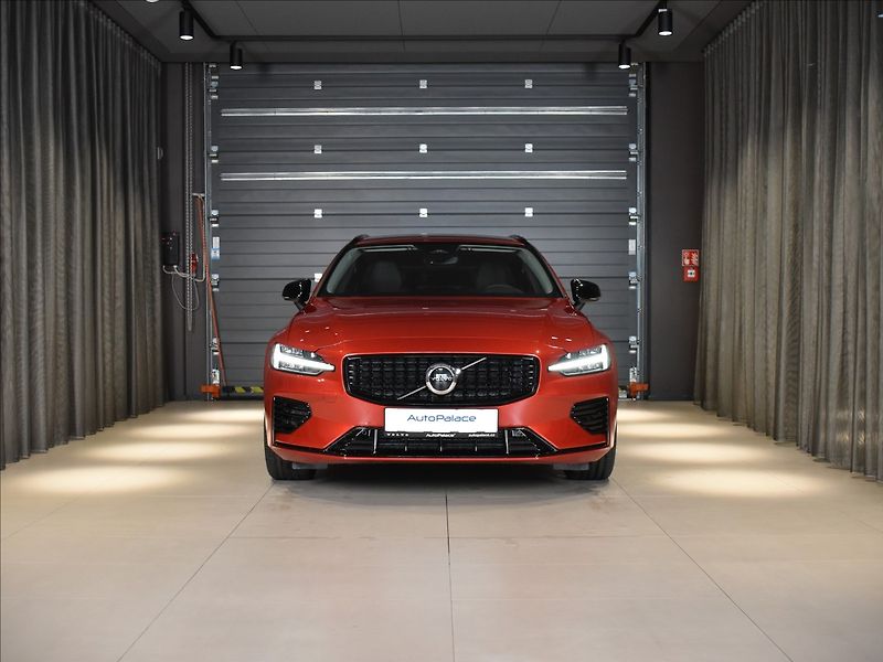 Volvo V60 2,0 T6 AWD PLUS BLIS,Bezklíč - fotka 4 z 23