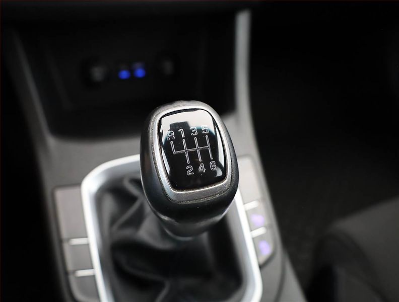 Hyundai i30 (2018) 1.4 T-GDI, ČR,1.maj - fotka 13 z 18