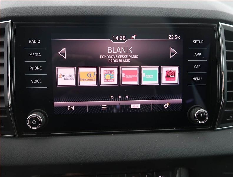 Škoda Karoq (2019) Ambition 1.6 TDI, Automat - fotka 12 z 18