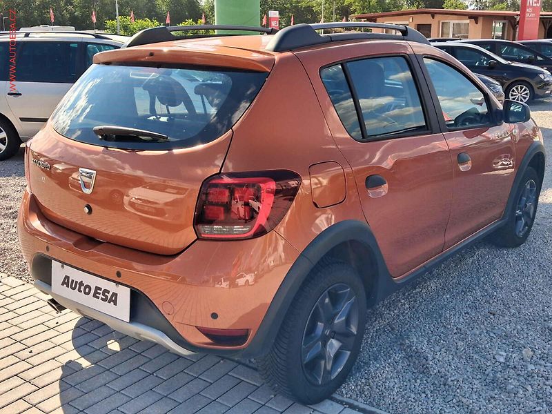 Dacia Sandero (2018) 0.9 TCe Stepway, Celebration - fotka 4 z 19