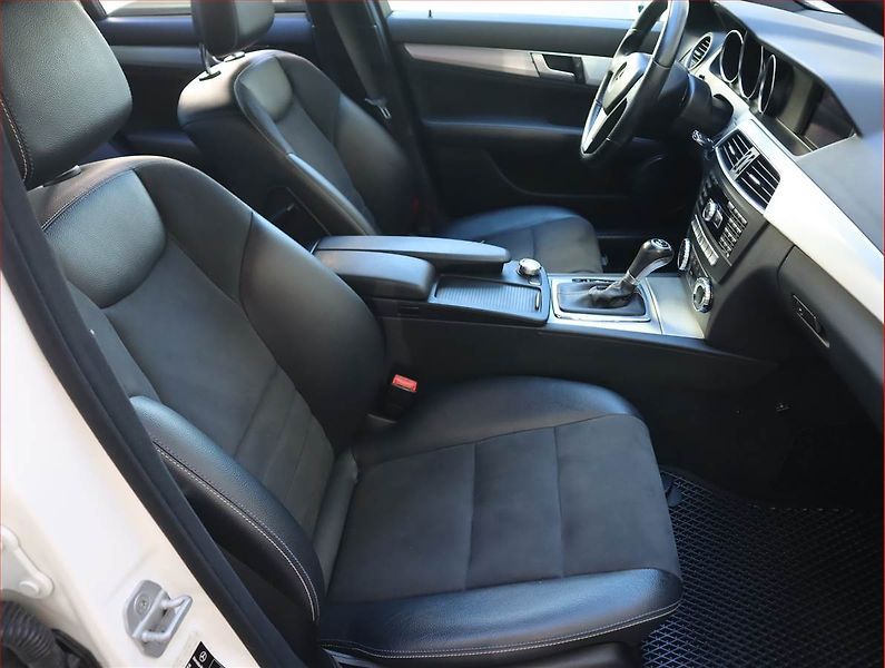 Mercedes-Benz Třídy C (2013) C 350 CDI, Automat, Kůže, Navi - fotka 9 z 19