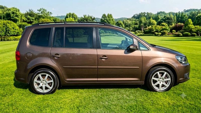 Volkswagen Touran 2.0 TDI 7míst,servisní histori - fotka 30 z 42