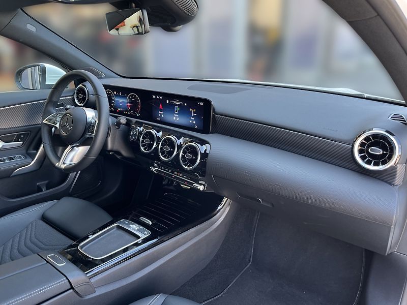 Mercedes-Benz Třídy A A-Třída 180 Progressive Editio - fotka 15 z 18