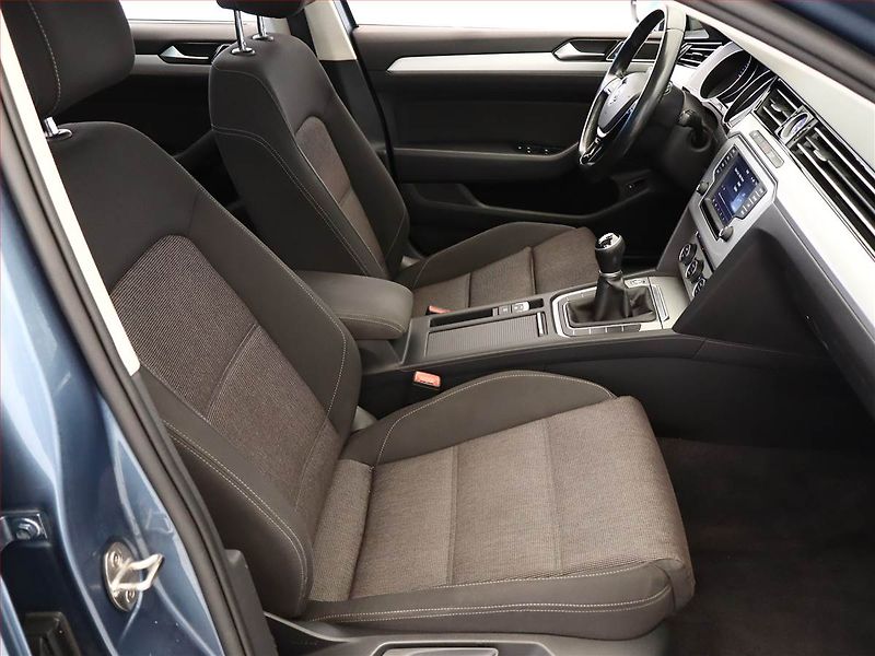 Volkswagen Passat (2015) Comfortline 2.0 TDI - fotka 7 z 20