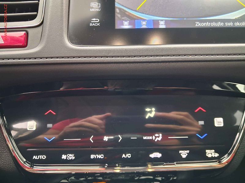 Honda HR-V (2016) 1.5 i- VTEC, Executive, AT - fotka 17 z 18