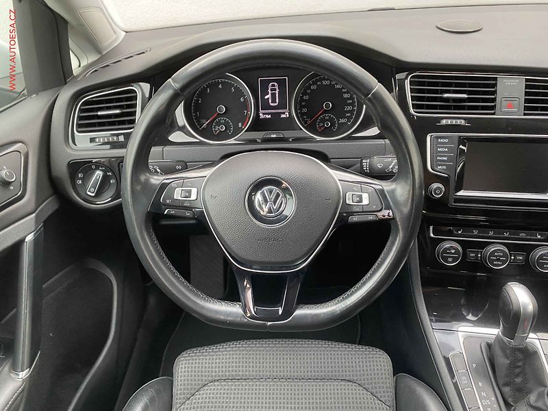Volkswagen Golf (2014) 1.4 TGi, ČR, Highline, DSG - fotka 11 z 16