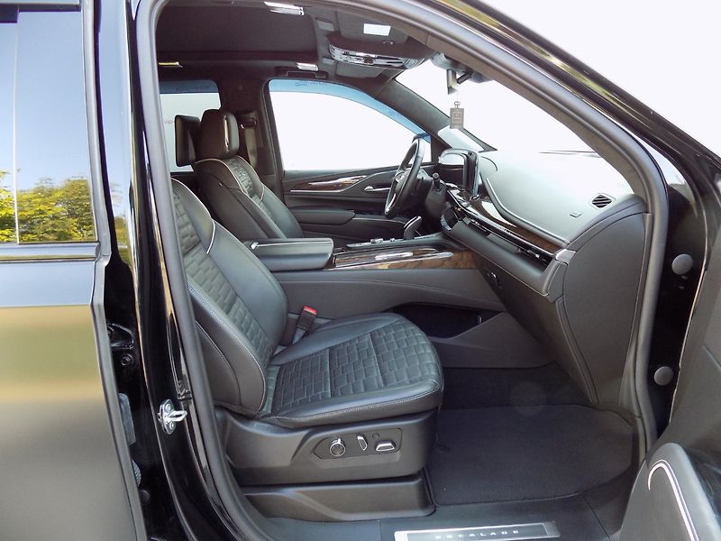 Cadillac Escalade (2022) 6.2/V8/4WD/Sport Platinum/ČR/ - fotka 17 z 50