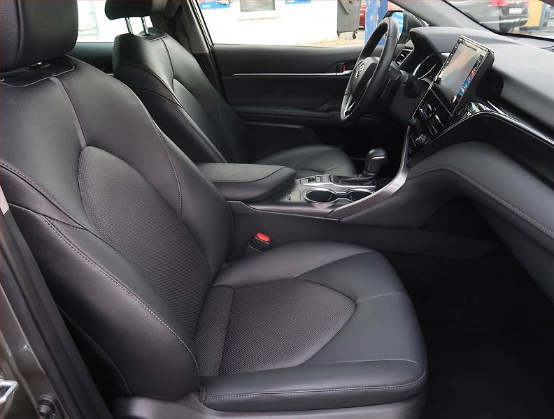 Toyota Camry (2023) 2.5 Hybrid, Hybrid,Automat - fotka 9 z 22