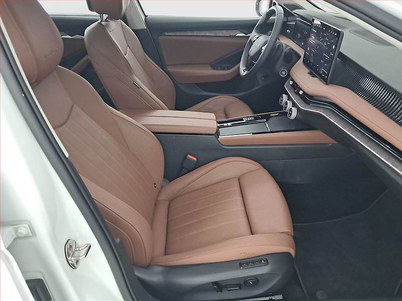 Škoda Superb (2025) 2.0 TDI - fotka 9 z 26