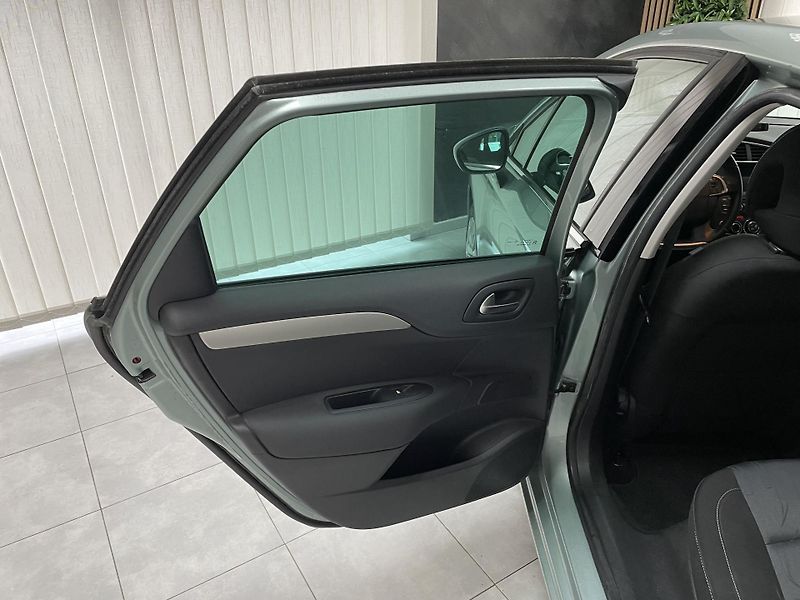 Citroën C4 1.6 VTi ČR 1.MAJITEL - fotka 16 z 23