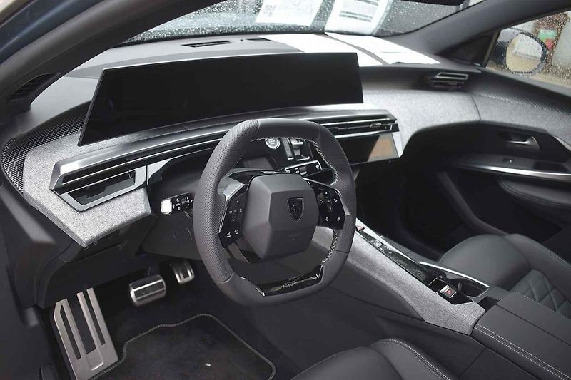 První kilometry jsme s novinkou Peugeotu ujeli na jihozápadním okraji hlavního města