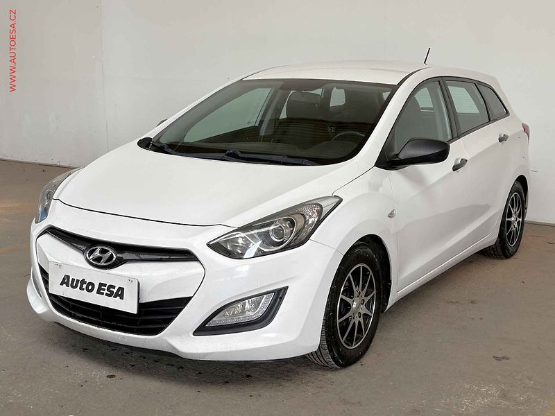 Hyundai i30 (2013) 1.6 CRDi, 1.maj, AT, AC - fotka 3 z 13