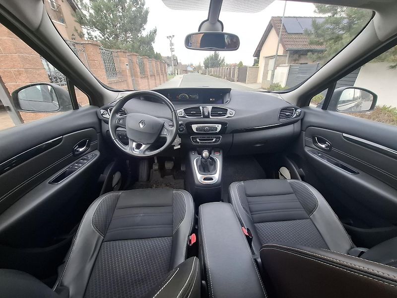 Renault Grand Scénic (2015) 1.2 TCI,9+7kW,navi,led,CZ - fotka 10 z 13