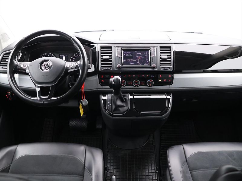Volkswagen Multivan 2,0 TSI 150kW 4M DSG CZ DPH - fotka 28 z 36