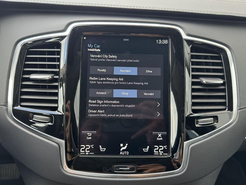 Volvo XC90 B5 (nafta) AWD // TZ // 1. maj - fotka 46 z 49