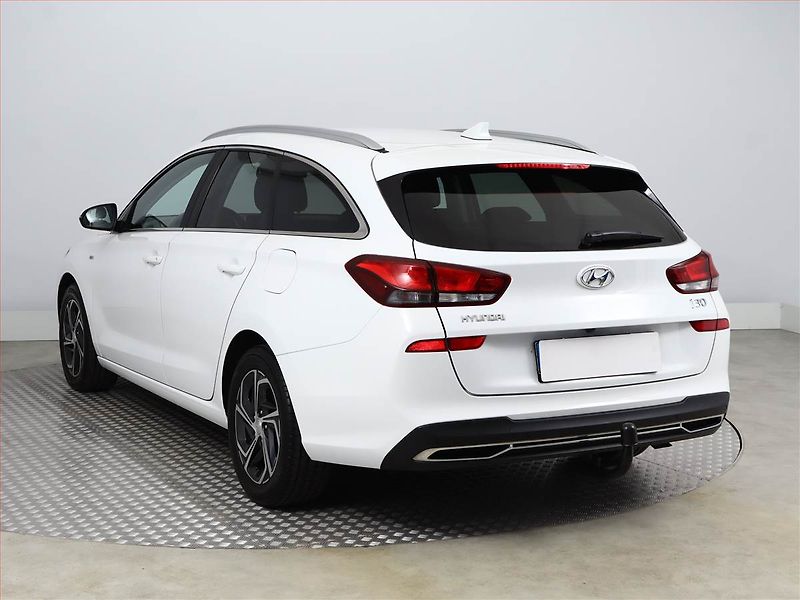 Hyundai i30 (2021) 1.5 T-GDI MHEV, ČR,1.maj - fotka 4 z 16
