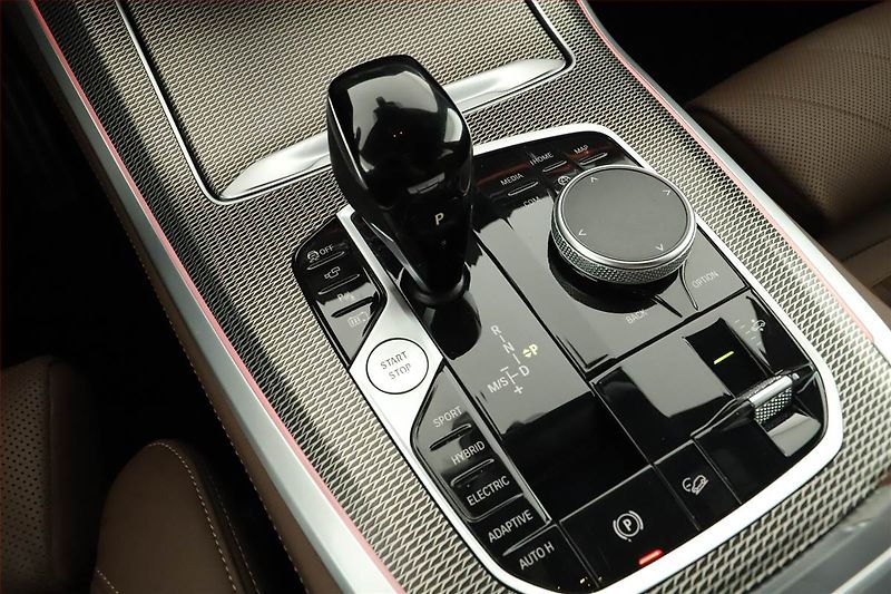 BMW X5 (2023) xDrive45e iPerf. - fotka 10 z 22