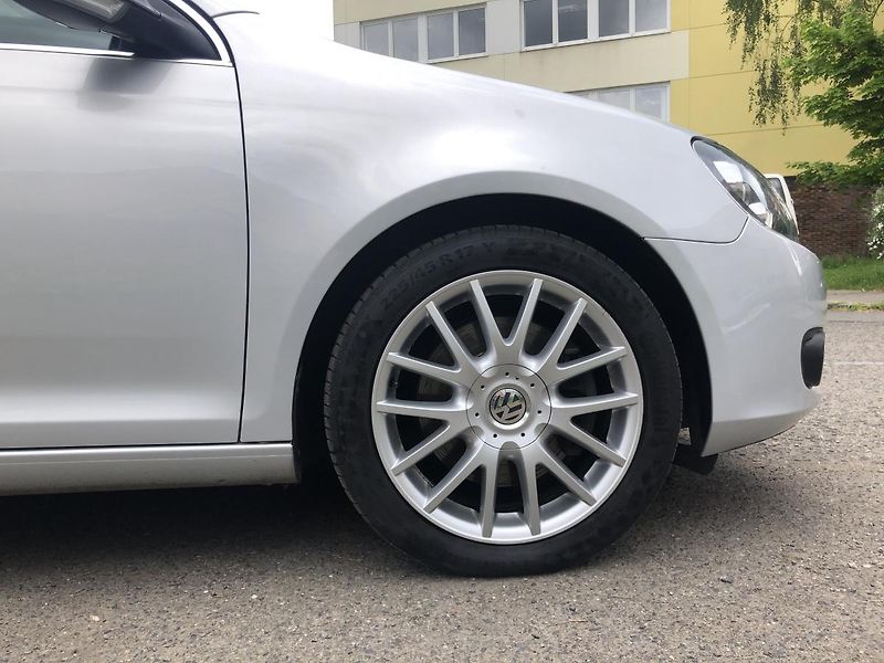 Volkswagen Golf Variant (2011) 2,0TDi STYLE nez. rezervace - fotka 14 z 68