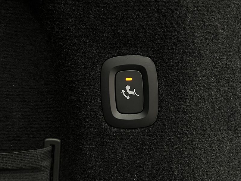 Volvo V90 B4 MOMENTUM AUT  - fotka 42 z 44