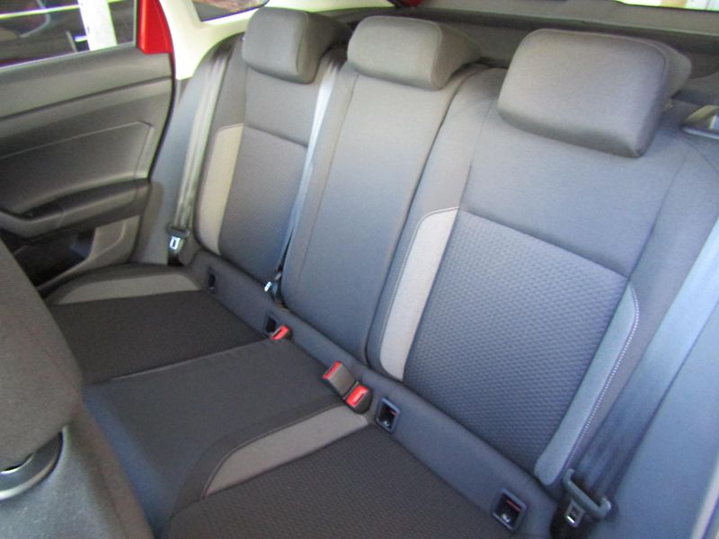 Volkswagen Taigo People 1,0 TSI 85 kW 7DSG - fotka 20 z 27